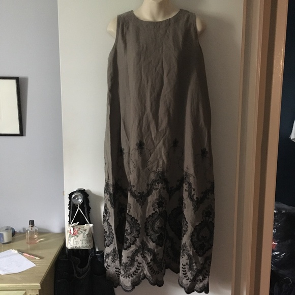 ESKANDAR Visone Tan-Taupe Linen Embroidered Scallop Hem Dress 0 - Picture 2 of 10